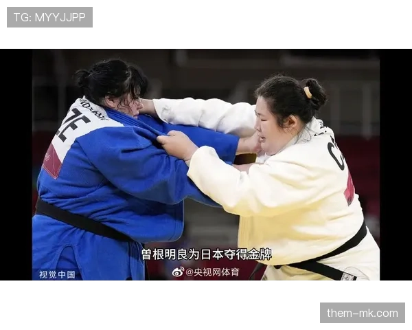 常园训练完随手啃鸡腿的样子,真不像个拿奥运金牌的 常园训练完随手啃鸡腿的样子,真不像个拿奥运金牌的