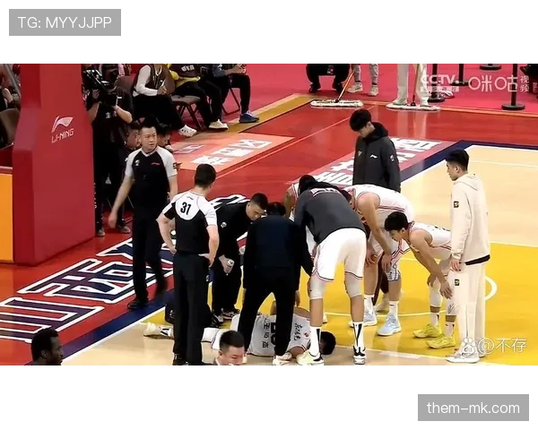 篮球违体犯规的判定标准与常见场景解析 篮球违体犯规的判定标准与常见场景解析